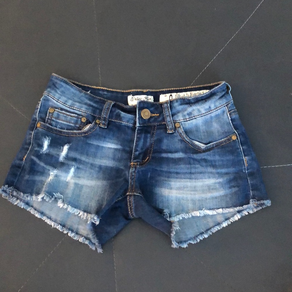 dark wash low waisted denim shorts